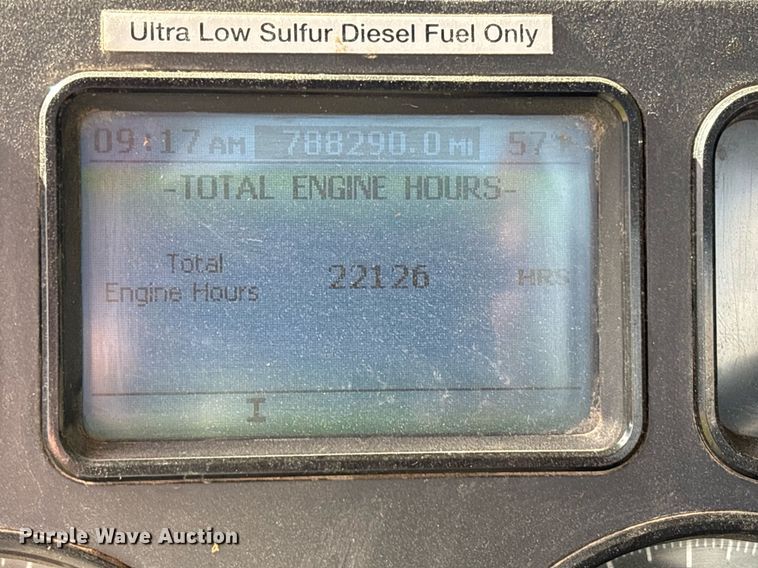 image for item OB9620 2015 Mack CHU613 semi truck