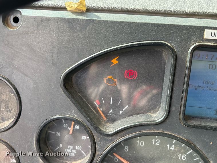 image for item OB9620 2015 Mack CHU613 semi truck