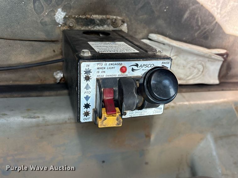 image for item OB9620 2015 Mack CHU613 semi truck