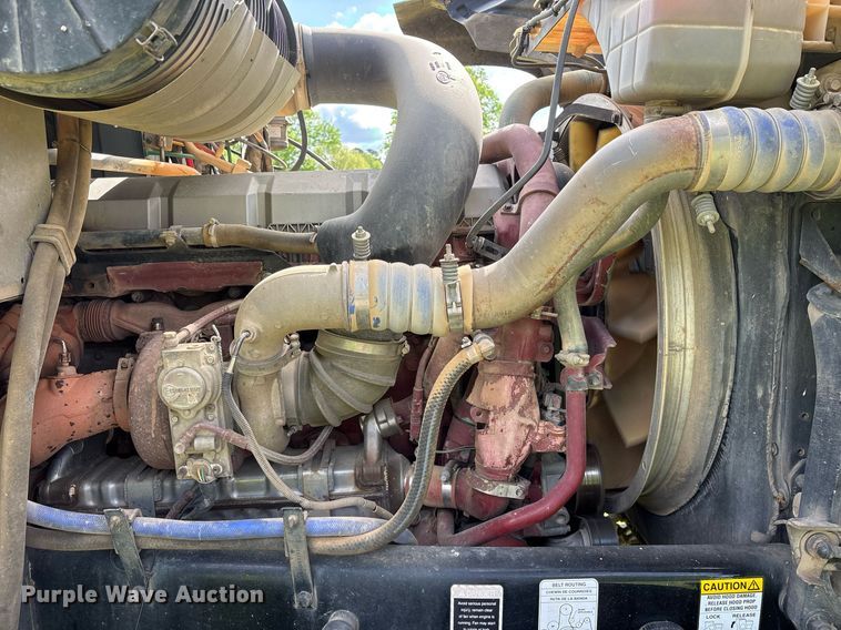 image for item OB9620 2015 Mack CHU613 semi truck