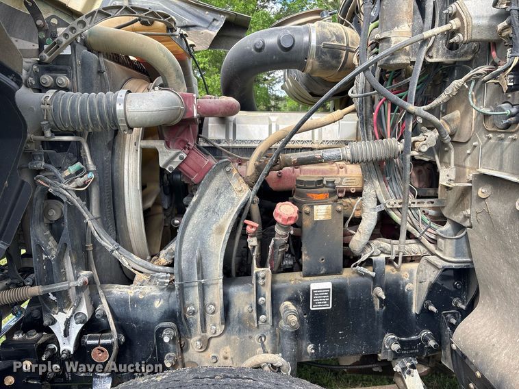 image for item OB9620 2015 Mack CHU613 semi truck