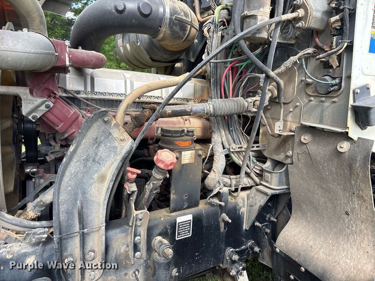 image for item OB9620 2015 Mack CHU613 semi truck