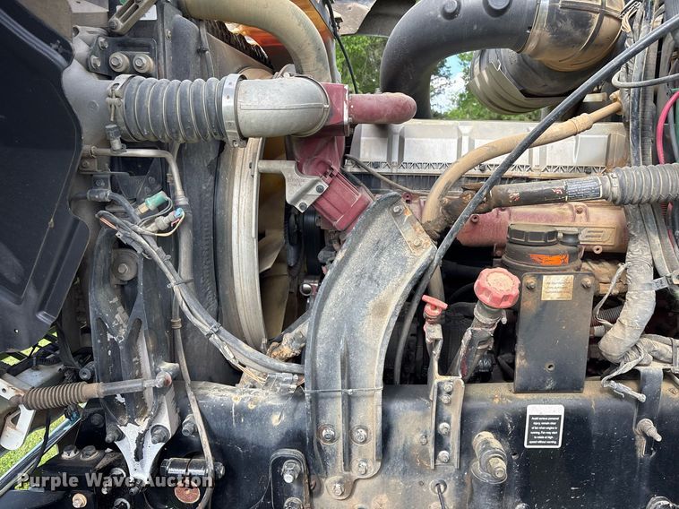 image for item OB9620 2015 Mack CHU613 semi truck