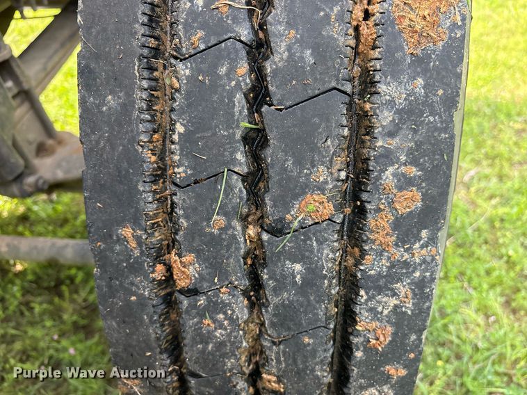 image for item OB9620 2015 Mack CHU613 semi truck