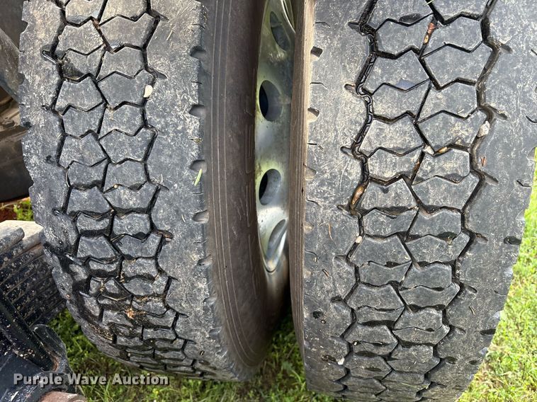 image for item OB9620 2015 Mack CHU613 semi truck