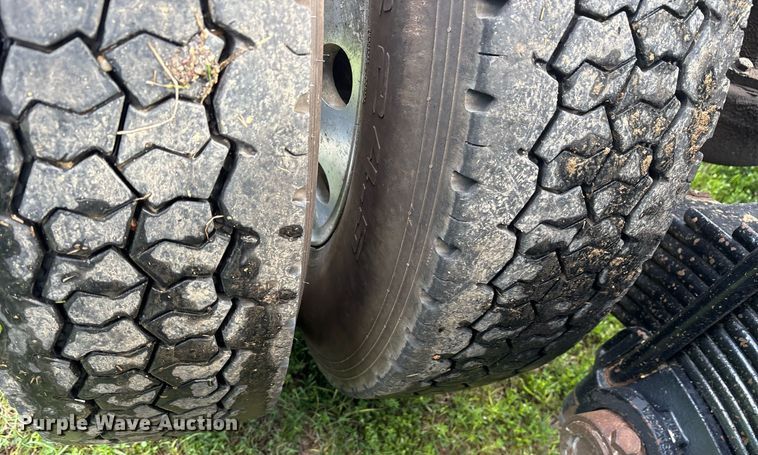 image for item OB9620 2015 Mack CHU613 semi truck