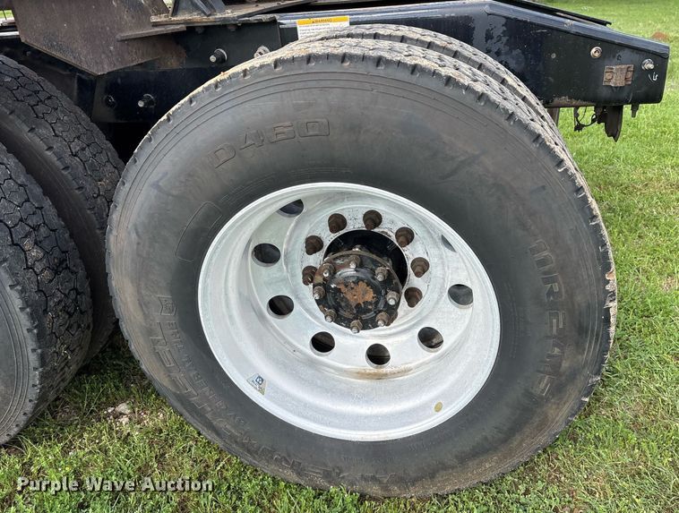 image for item OB9620 2015 Mack CHU613 semi truck