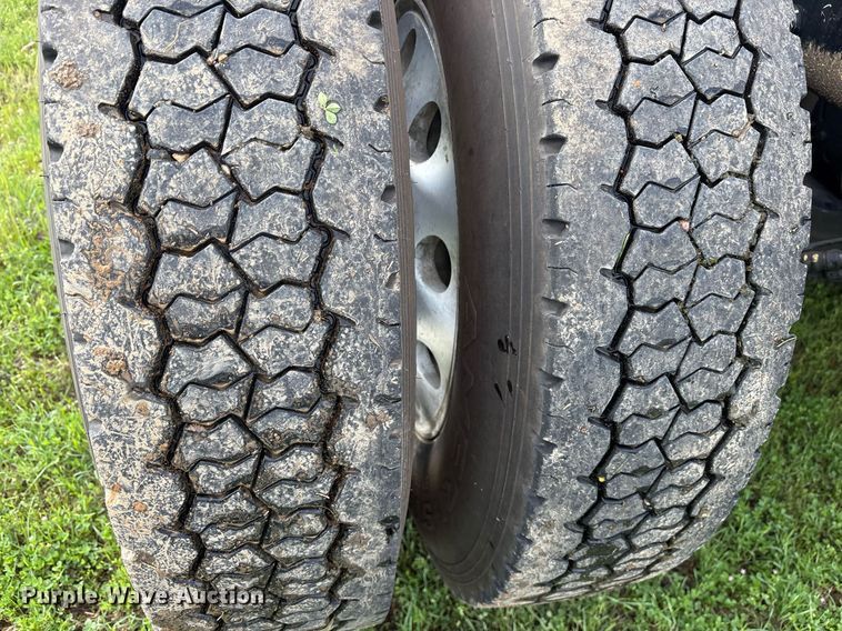 image for item OB9620 2015 Mack CHU613 semi truck