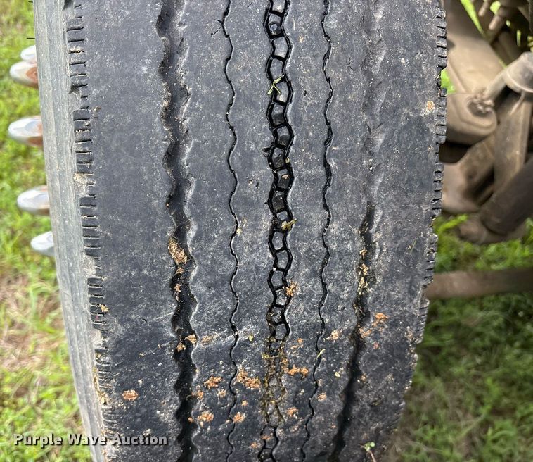 image for item OB9620 2015 Mack CHU613 semi truck