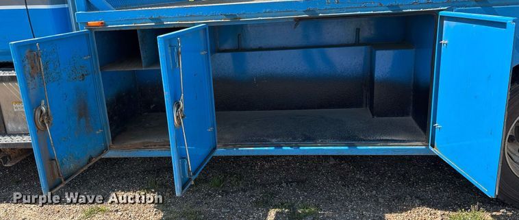 image for item OB9626 2017 Hino 258/268 flatbed truck