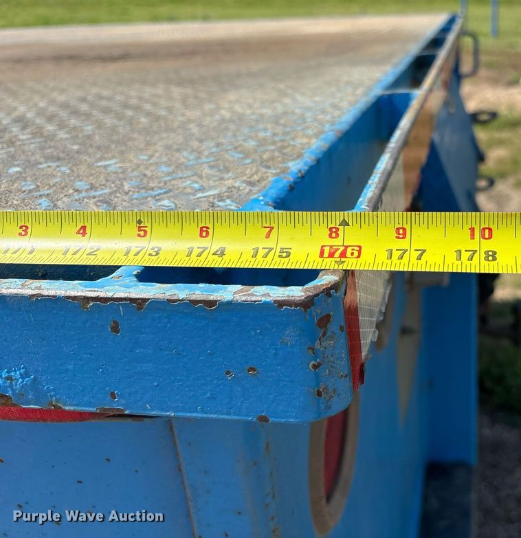 image for item OB9626 2017 Hino 258/268 flatbed truck