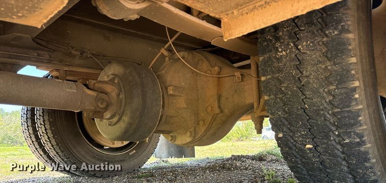 image for item OB9626 2017 Hino 258/268 flatbed truck