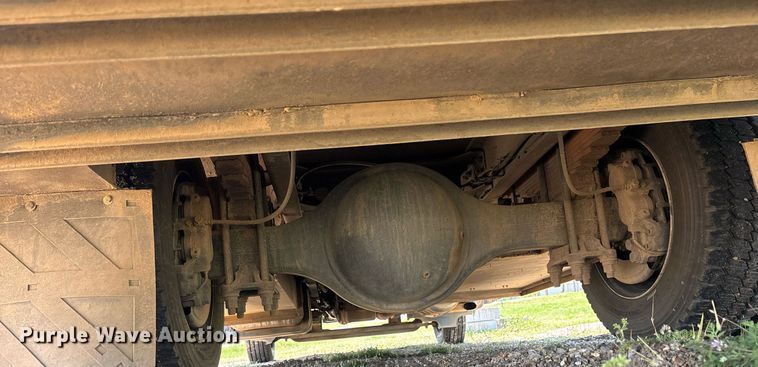 image for item OB9626 2017 Hino 258/268 flatbed truck