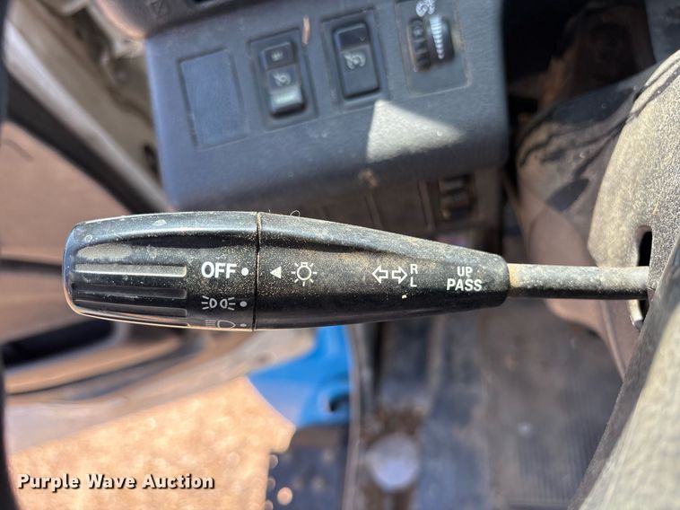 image for item OB9626 2017 Hino 258/268 flatbed truck