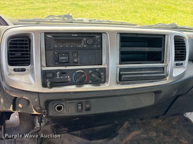 image for item OB9626 2017 Hino 258/268 flatbed truck