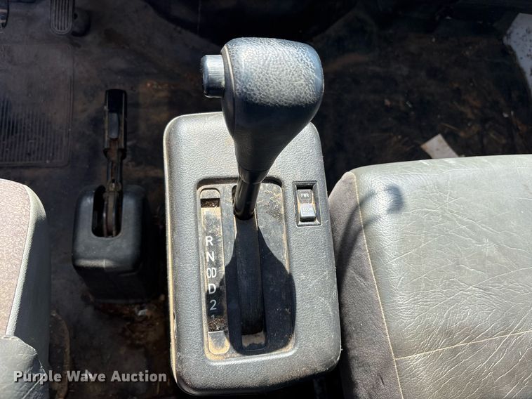 image for item OB9626 2017 Hino 258/268 flatbed truck