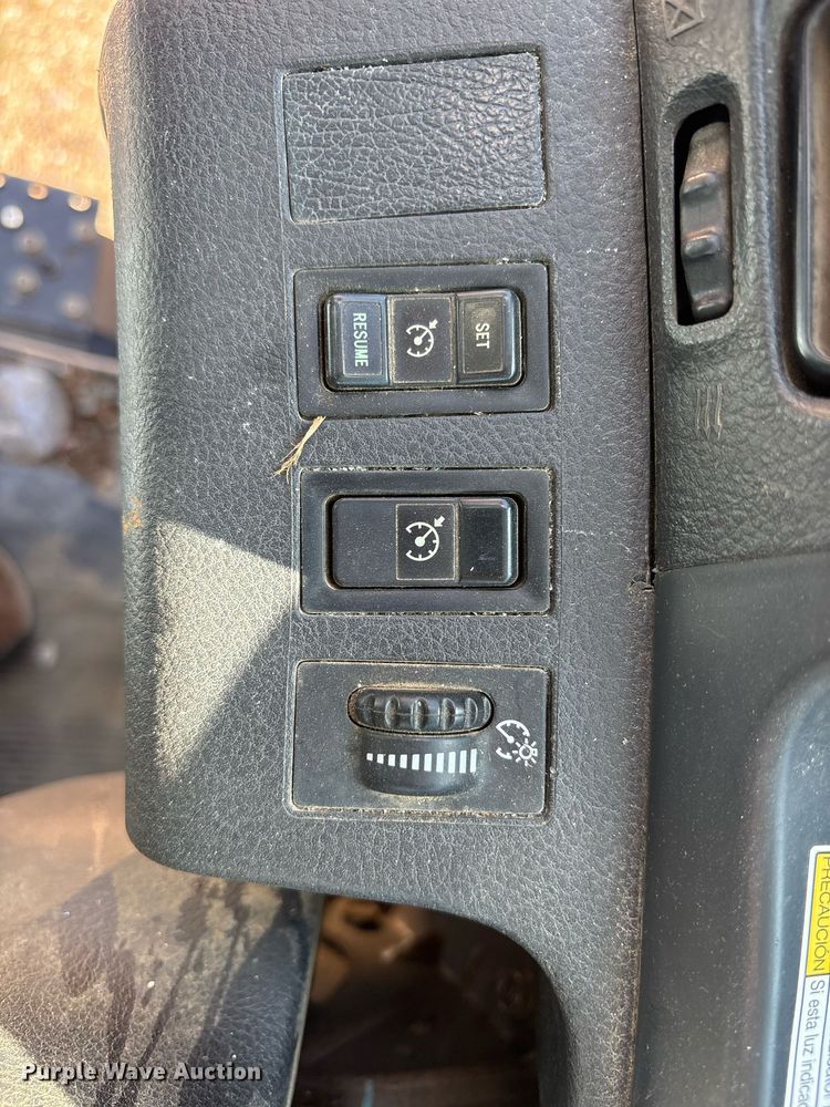 image for item OB9626 2017 Hino 258/268 flatbed truck