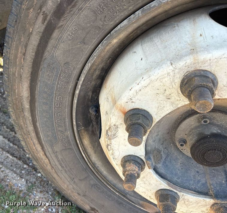 image for item OB9626 2017 Hino 258/268 flatbed truck