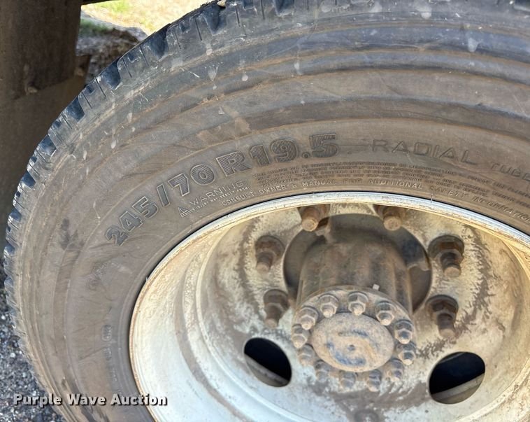 image for item OB9626 2017 Hino 258/268 flatbed truck