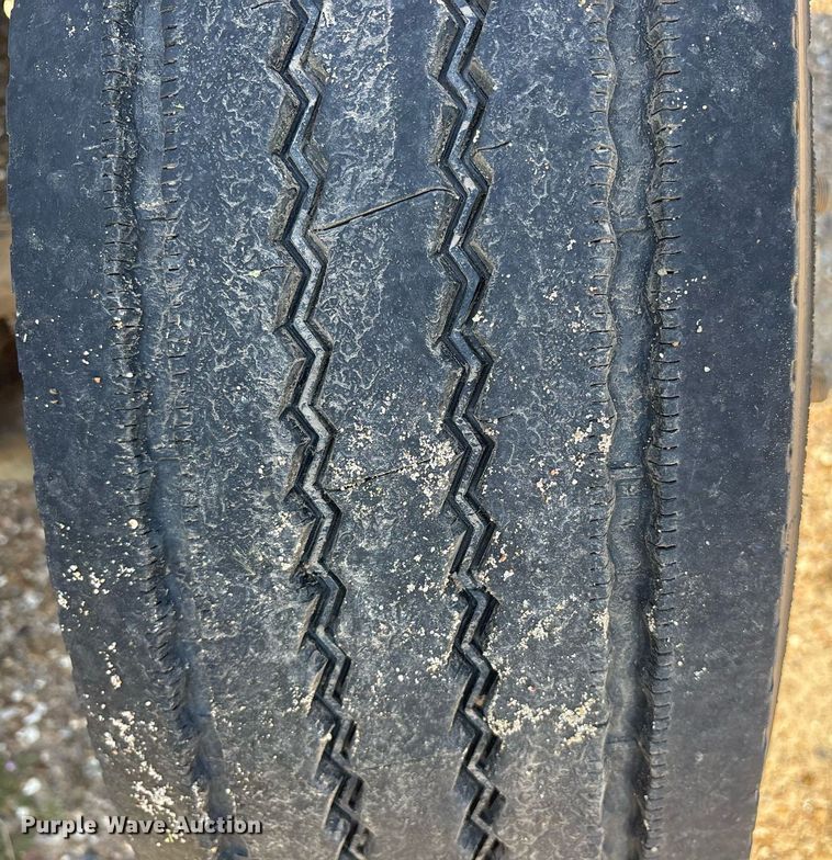 image for item OB9626 2017 Hino 258/268 flatbed truck