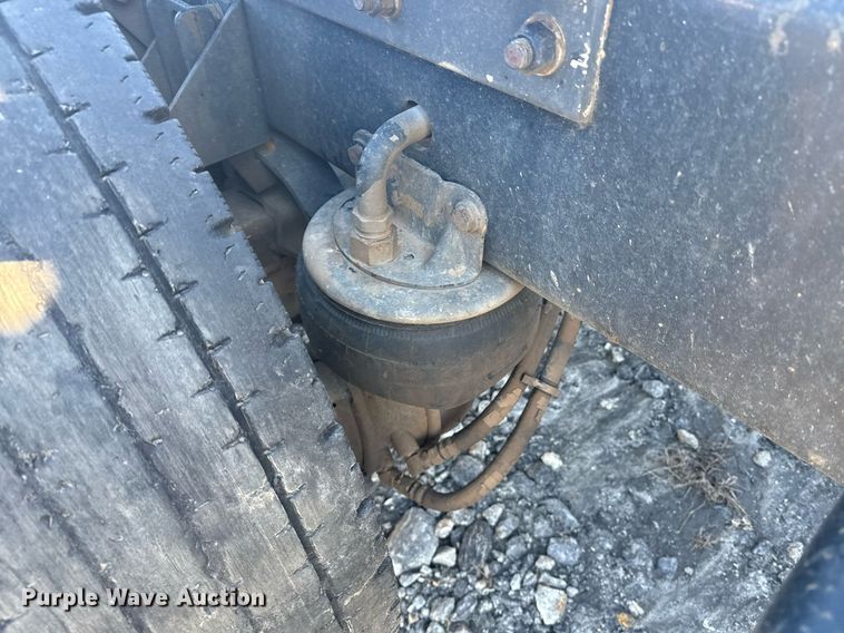 image for item YA0283 2017 Kenworth T880 truck cab and chassis