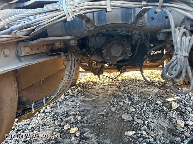 image for item YA0283 2017 Kenworth T880 truck cab and chassis