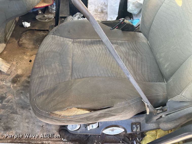 image for item YA0283 2017 Kenworth T880 truck cab and chassis