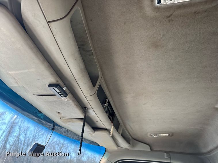 image for item YA0283 2017 Kenworth T880 truck cab and chassis