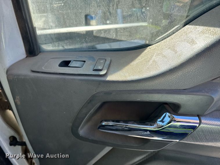 image for item YA0283 2017 Kenworth T880 truck cab and chassis