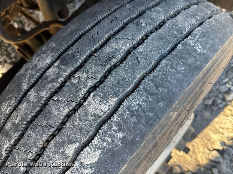 image for item YA0283 2017 Kenworth T880 truck cab and chassis