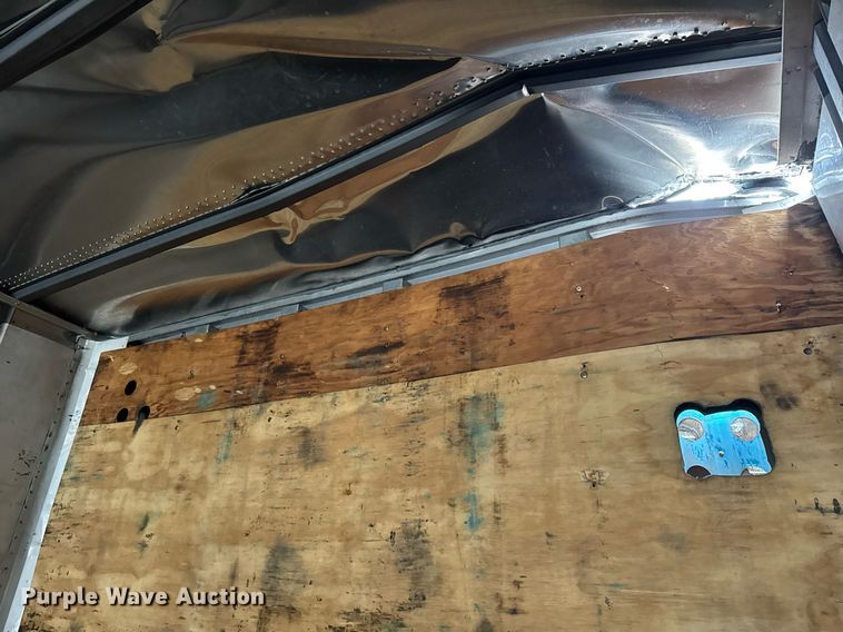 image for item YA0363 2013 Utility dry van trailer