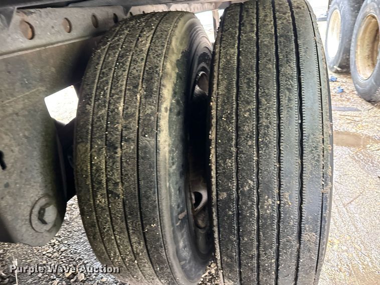 image for item YA0363 2013 Utility dry van trailer