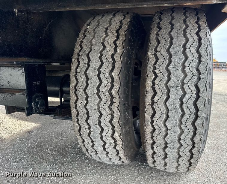 image for item DH9856 2005 Butler Trailer MFG Co Inc B-2024-FD equipment trailer