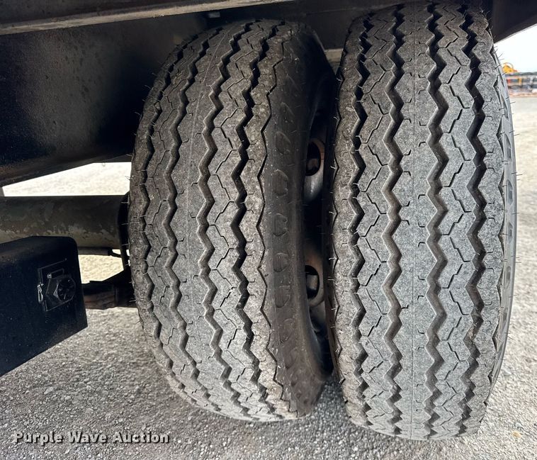 image for item DH9856 2005 Butler Trailer MFG Co Inc B-2024-FD equipment trailer