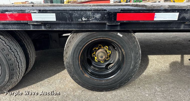 image for item DH9856 2005 Butler Trailer MFG Co Inc B-2024-FD equipment trailer