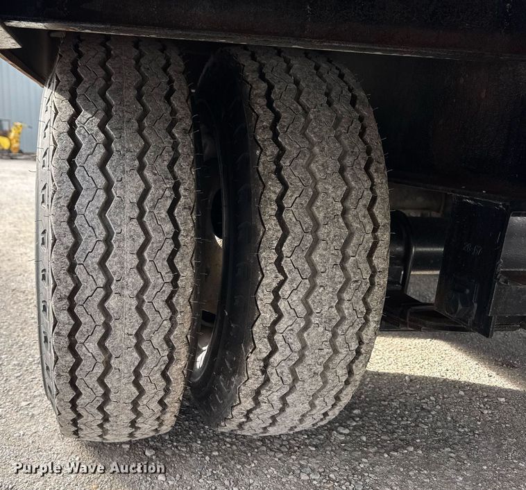 image for item DH9856 2005 Butler Trailer MFG Co Inc B-2024-FD equipment trailer