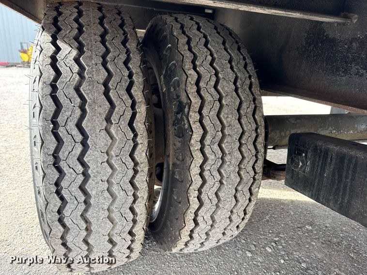 image for item DH9856 2005 Butler Trailer MFG Co Inc B-2024-FD equipment trailer