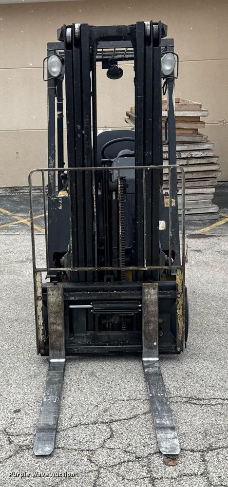 image for item DH9913 Yale GLC040AFNUAE082 forklift