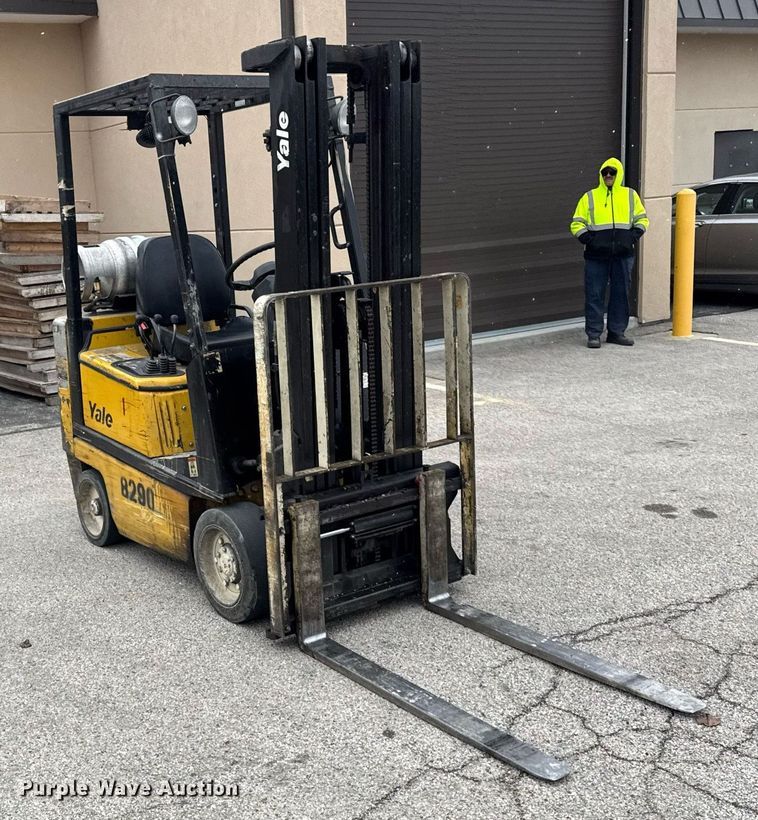 image for item DH9913 Yale GLC040AFNUAE082 forklift