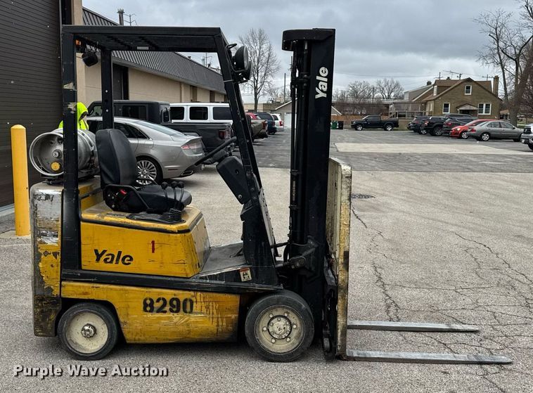 image for item DH9913 Yale GLC040AFNUAE082 forklift