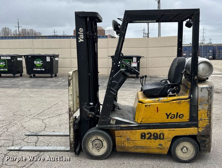image for item DH9913 Yale GLC040AFNUAE082 forklift
