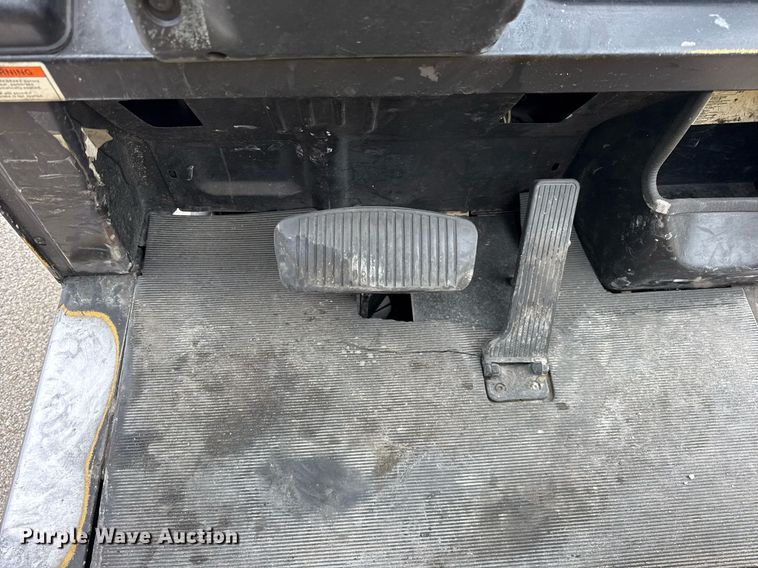 image for item DH9913 Yale GLC040AFNUAE082 forklift