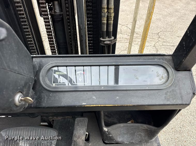 image for item DH9913 Yale GLC040AFNUAE082 forklift