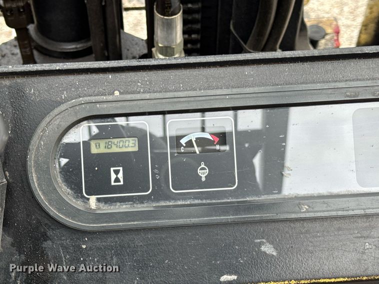 image for item DH9913 Yale GLC040AFNUAE082 forklift