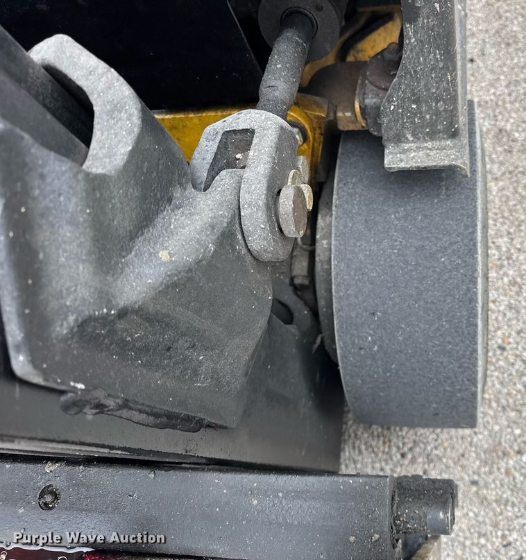 image for item DH9913 Yale GLC040AFNUAE082 forklift