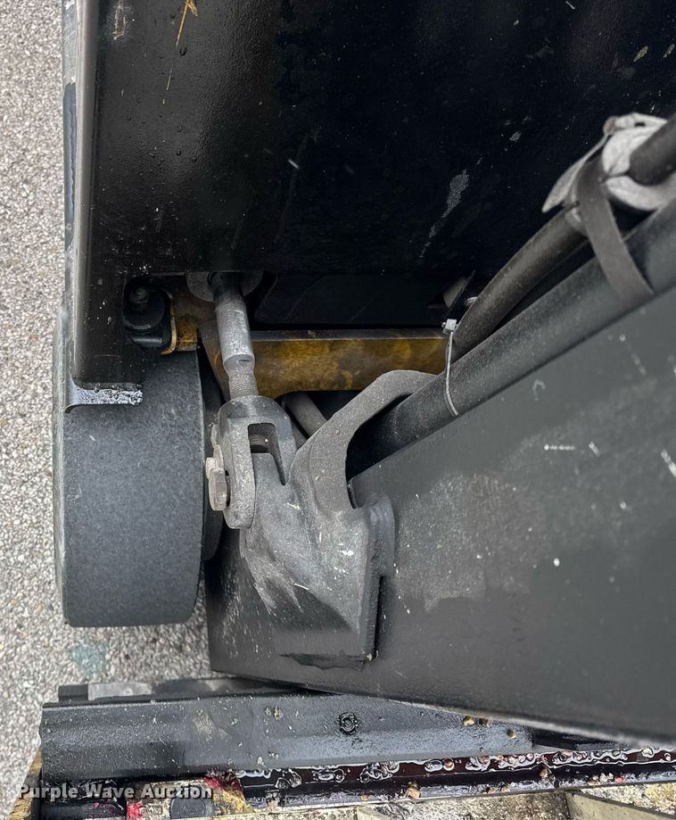 image for item DH9913 Yale GLC040AFNUAE082 forklift