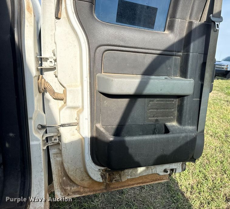 image for item DM5675 2011 Ford F150 SuperCab pickup truck