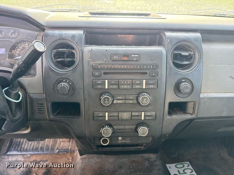 image for item DM5675 2011 Ford F150 SuperCab pickup truck