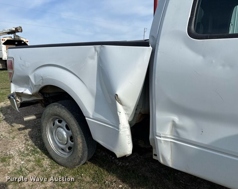 image for item DM5679 2014 Ford F150 SuperCab pickup truck