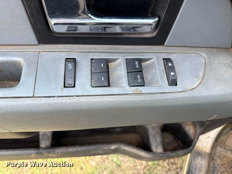 image for item DM5679 2014 Ford F150 SuperCab pickup truck